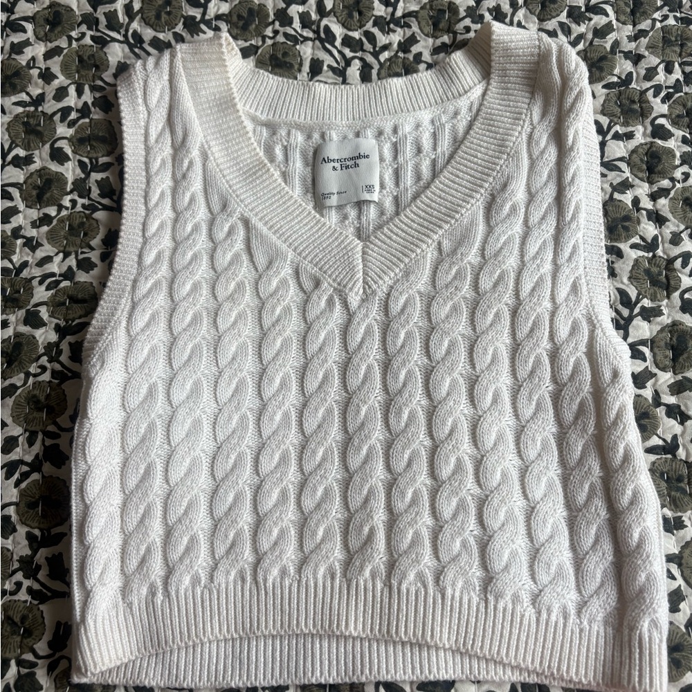 Women's White Cable Knit Sweater Vest